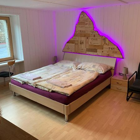 Easy Room St. Niklaus Экстерьер фото